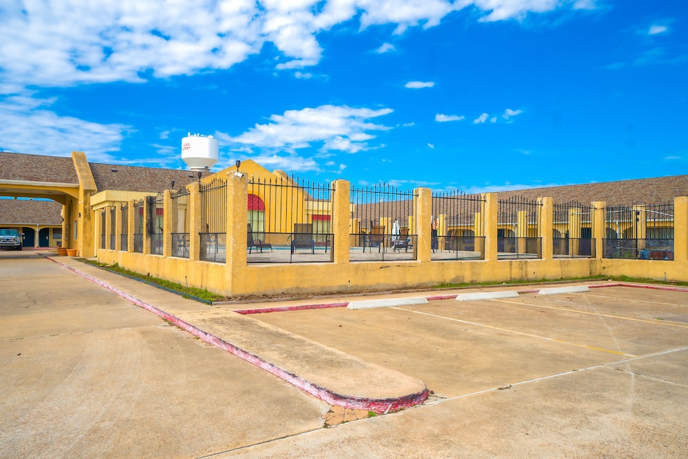 Aransas Bay Inn & Suites Corpus Christi by OYO - photo 40