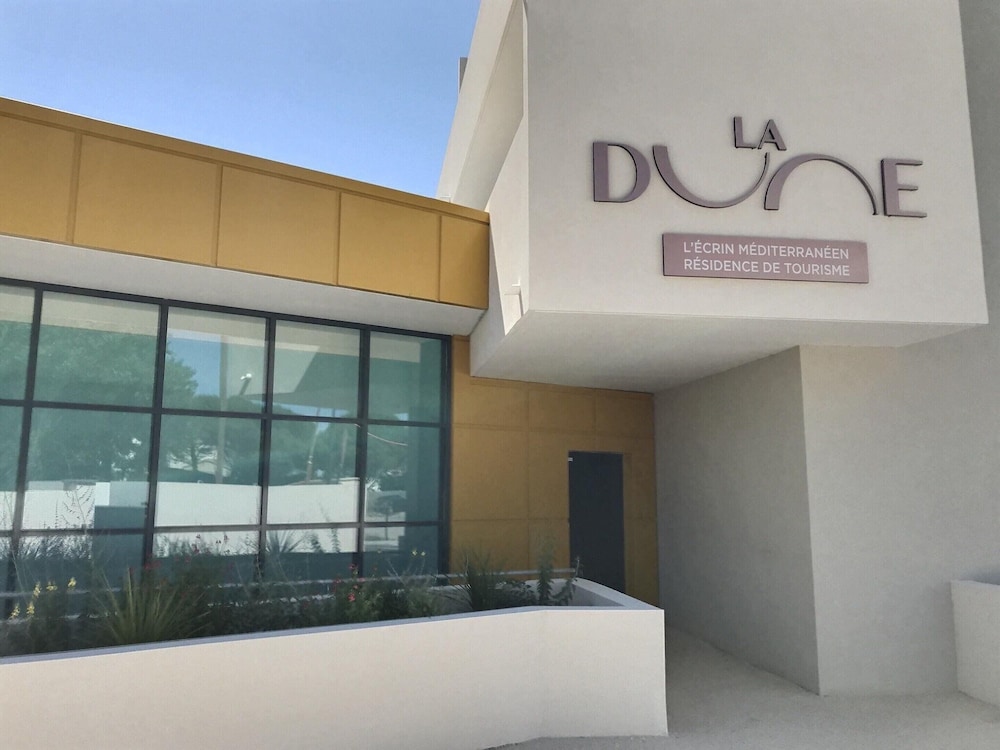 Pleasant Maisonette With Terrace Near the sea in Serignan, France