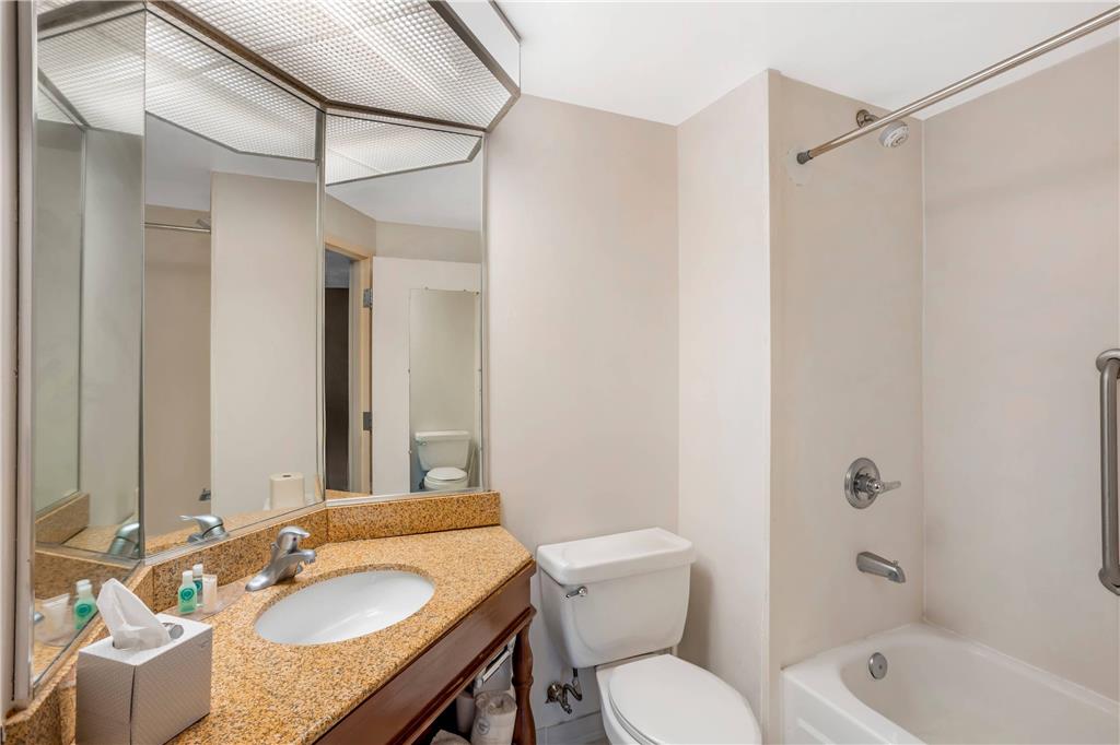 Comfort Inn & Suites Mt. Holly Westampton - photo 23