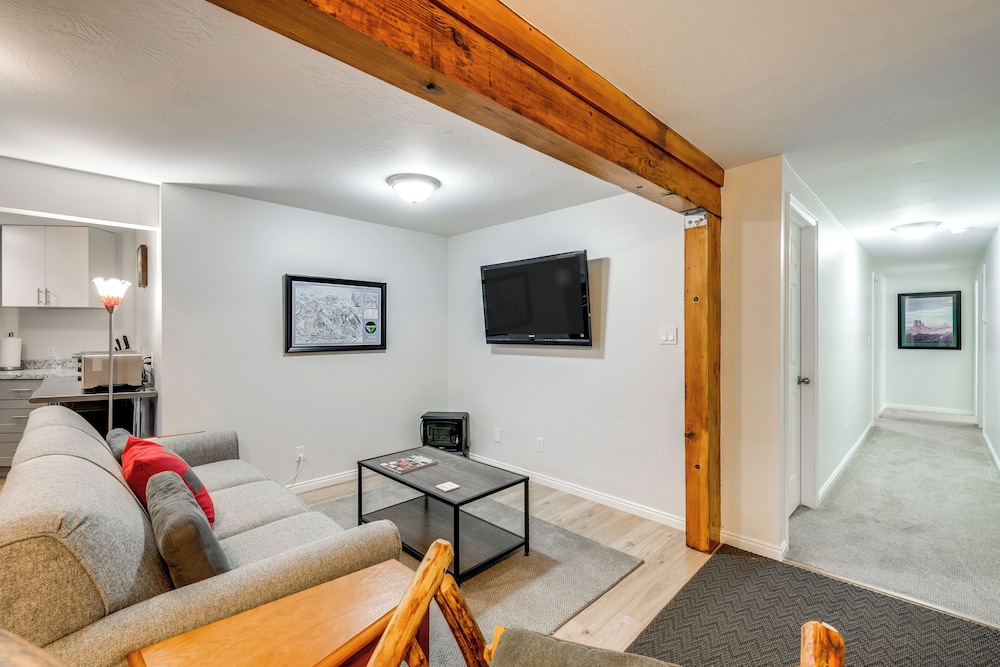 Updated Home with Mtn Views 8 Mi to Snowbird Resort - photo 4