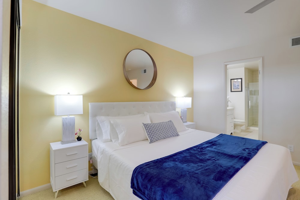 Resort Amenities: Updated Palm Springs Villa - photo 18