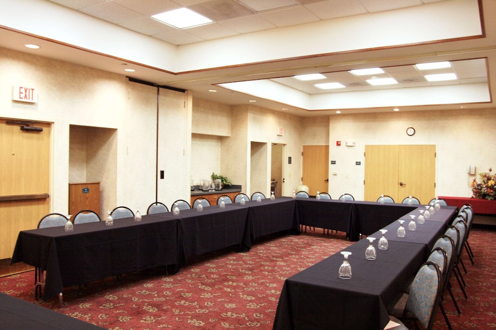 Hampton Inn & Suites Kansas City Merriam - photo 43