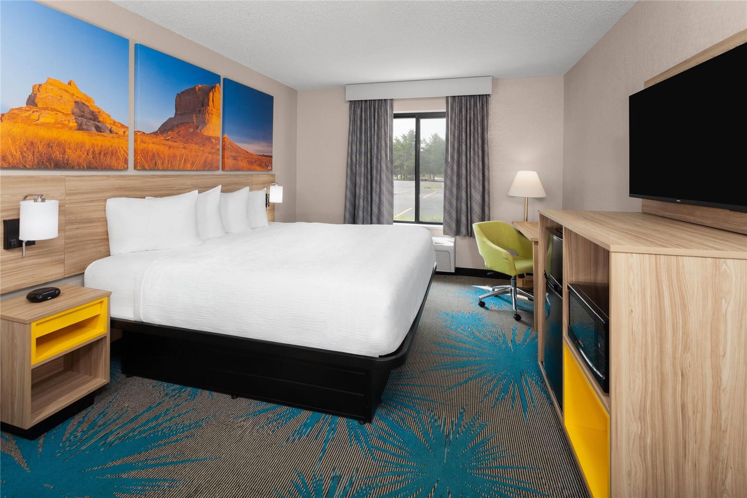 Days Inn by Wyndham Eagle River - photo 9
