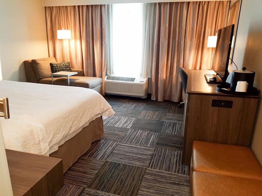 Hampton Inn & Suites Hudson - photo 5