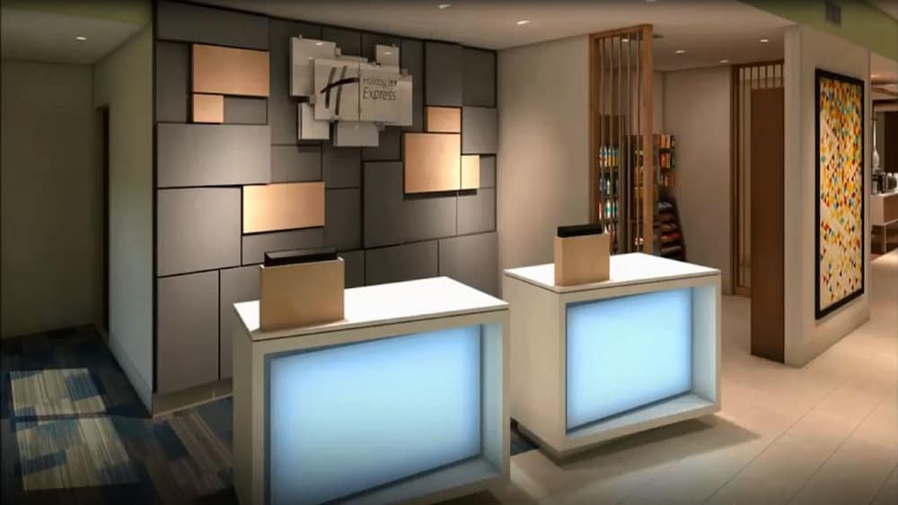 Holiday Inn Express & Suites Houston IAH Beltway 8 by IHG - photo 2