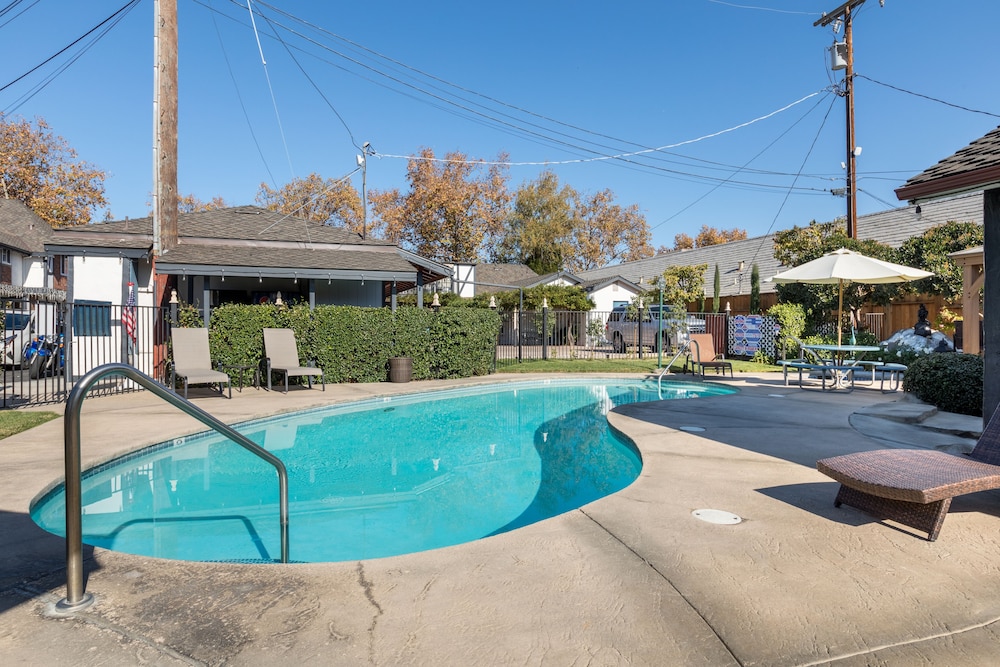 Solvang Inn and Cottages - photo 31