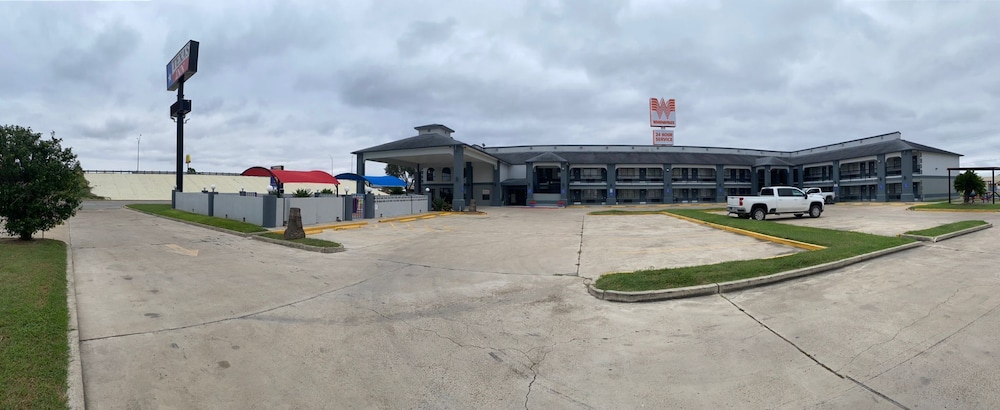 Texas Inn & Suites Raymondville - photo 65
