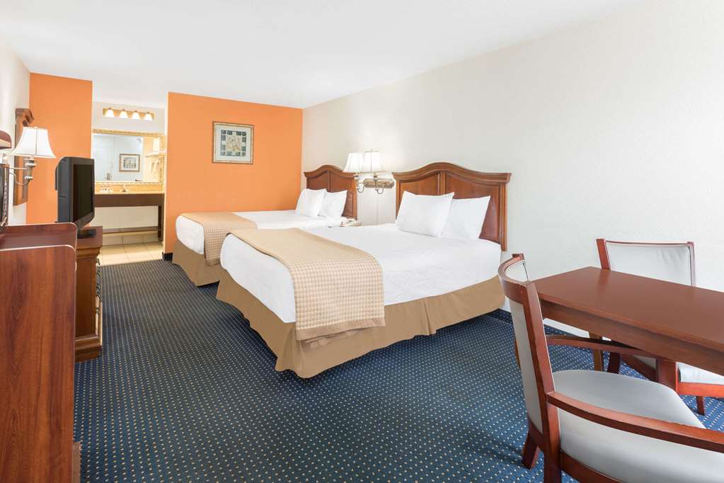 Baymont by Wyndham Rocky Mount I 95 - photo 12