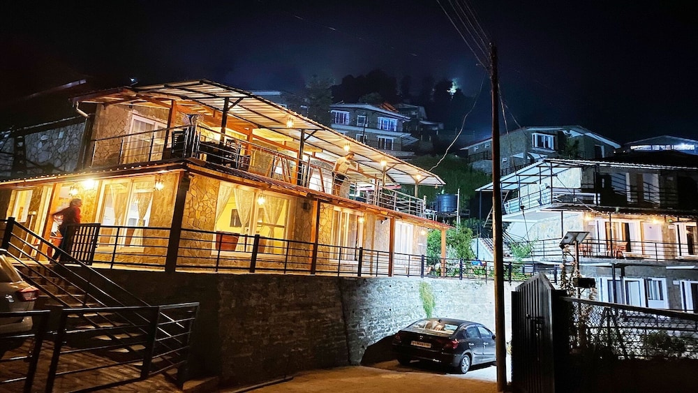 Country Holidays Himalayan View Cottages Mukteshwar in Dhari, India