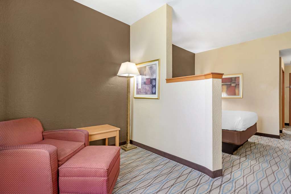 Best Western Locust Grove Inn & Suites - photo 15