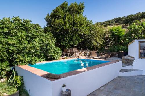 El Refugio Del Viento Casita Levante Con Jardin Y Piscina — carbon neutral stay, Tarifa