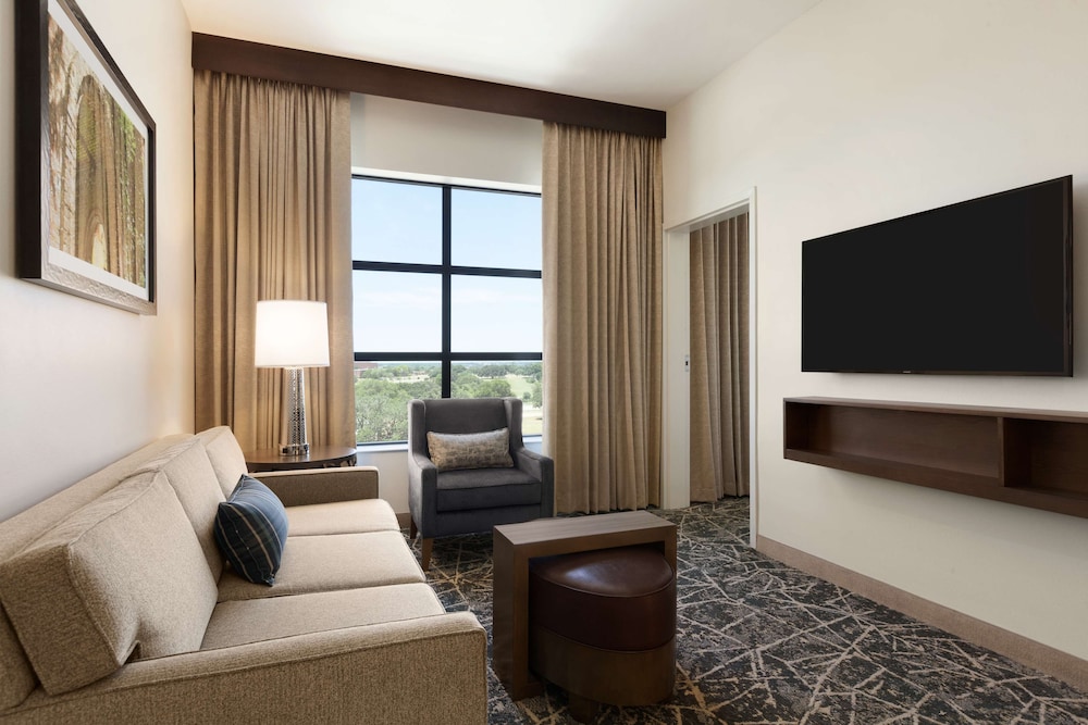 Embassy Suites by Hilton San Antonio Brooks Hotel & Spa - photo 16