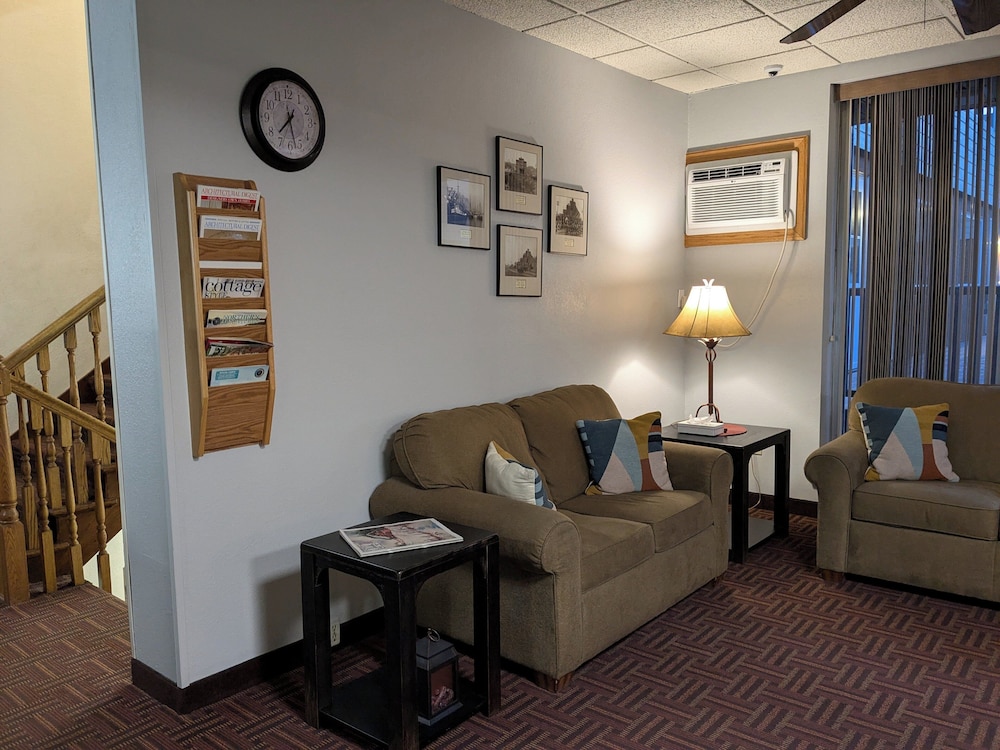 Magnuson Hotel Copper Crown - photo 4