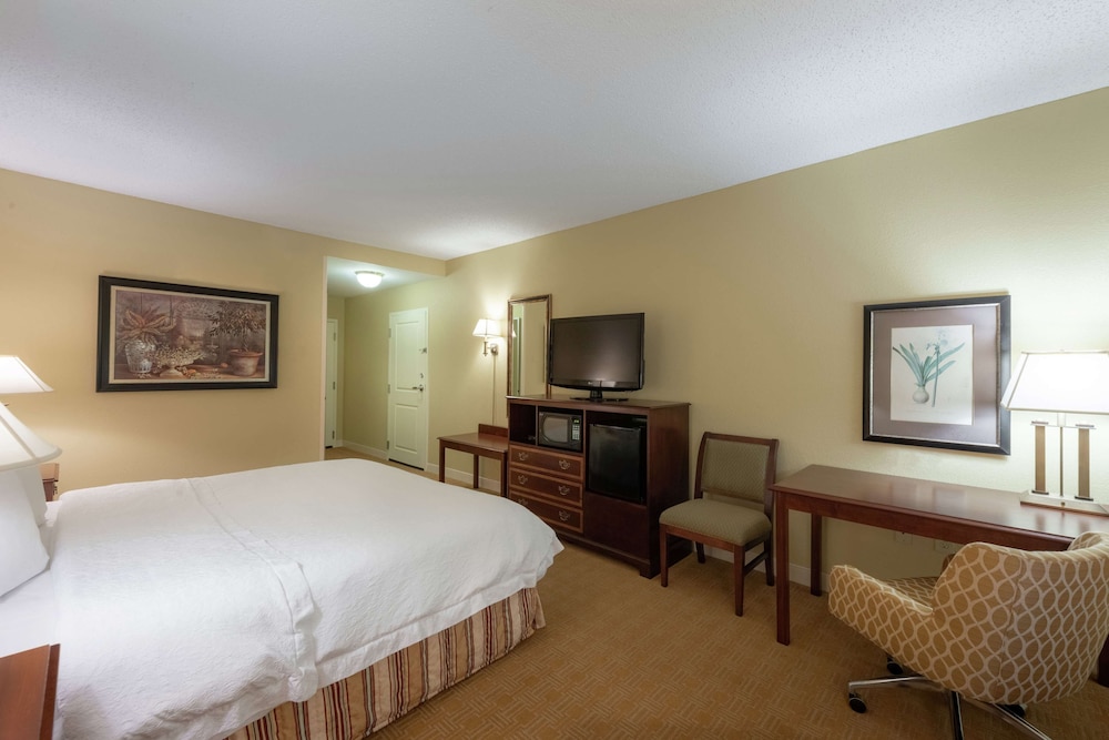 Hampton Inn & Suites Vicksburg - photo 21