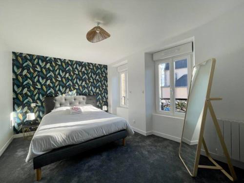 Logis de la Pomme d’Or x Melrose