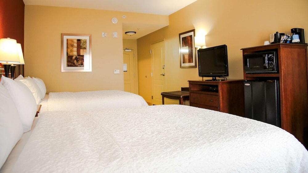 Hampton Inn Matamoras Milford - photo 15