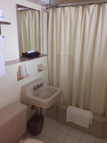 Crystal Sands Motel - photo 14