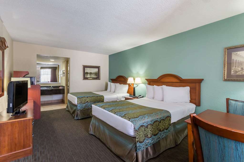Baymont by Wyndham Sarasota - photo 10