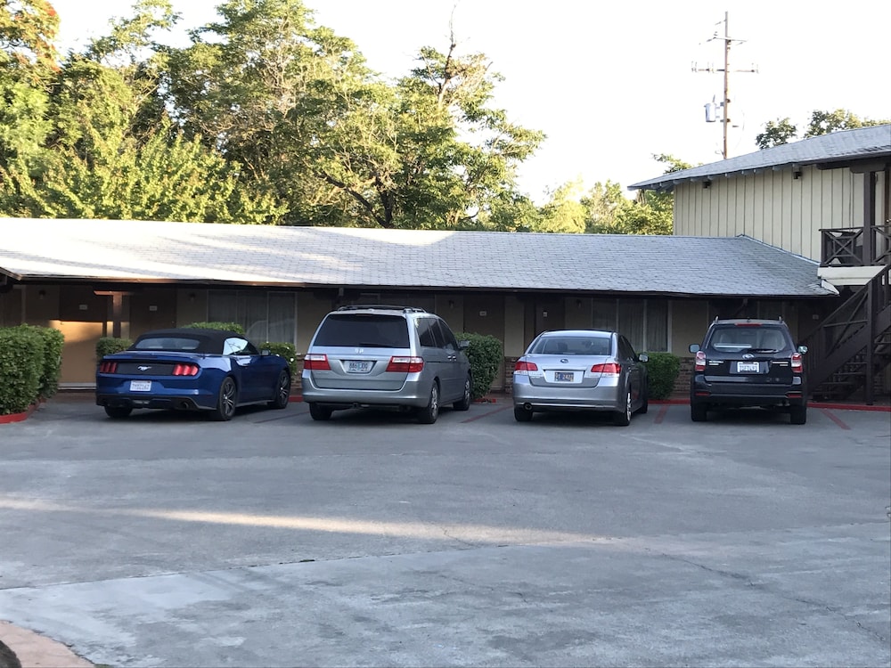 Red Bluff Inn - photo 25