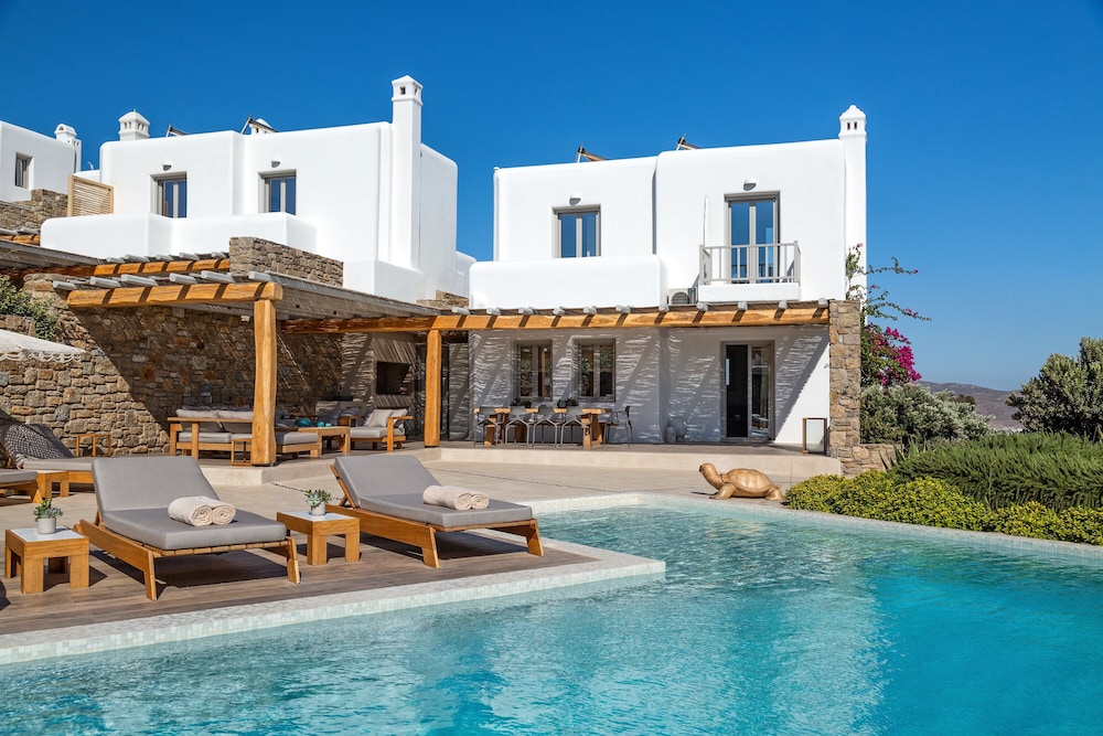 M Mykonos Villas — 5-Star Luxury Hotel in Mykonos, Greece