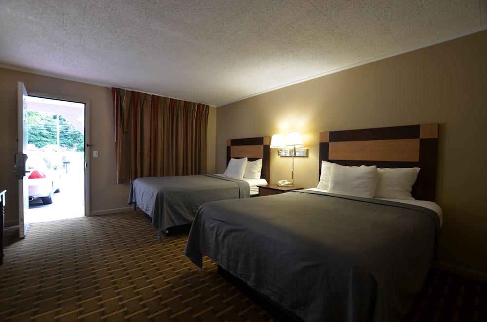 Travelowe's Motel - photo 8