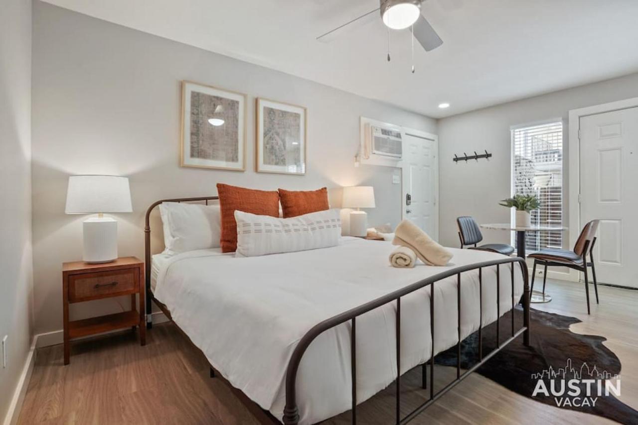 Explore Austin Life Studio Near Guadalupe St — 4-Star Luxury Hotel in Austin, United States