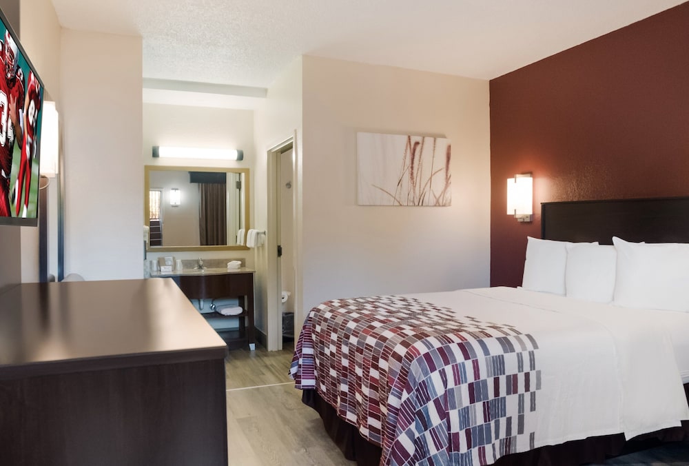 Red Roof Inn Tupelo - photo 28