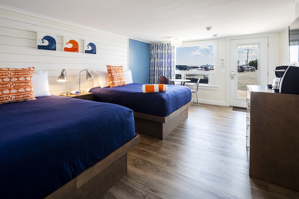 Breakwater Hotel - photo 7