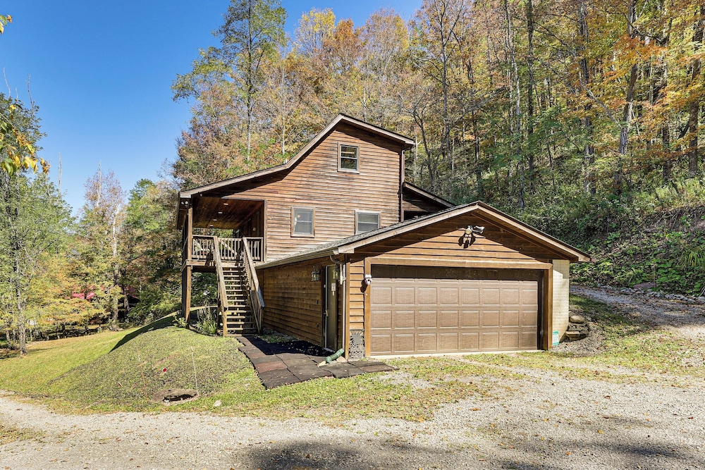 3 Mi to Snowshoe Resort Cabin with Hot Tub - photo 30