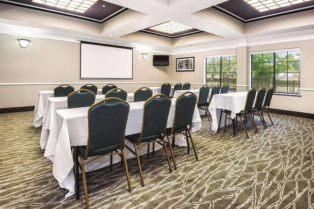 Quality Inn and Suites - photo 13