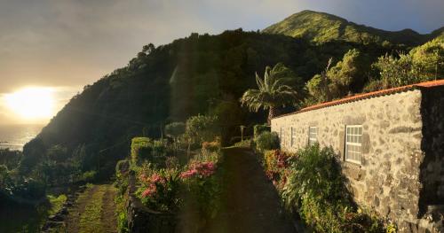 Vistalinda Farmhouse — 4-Star Luxury Hotel in Calheta, Portugal