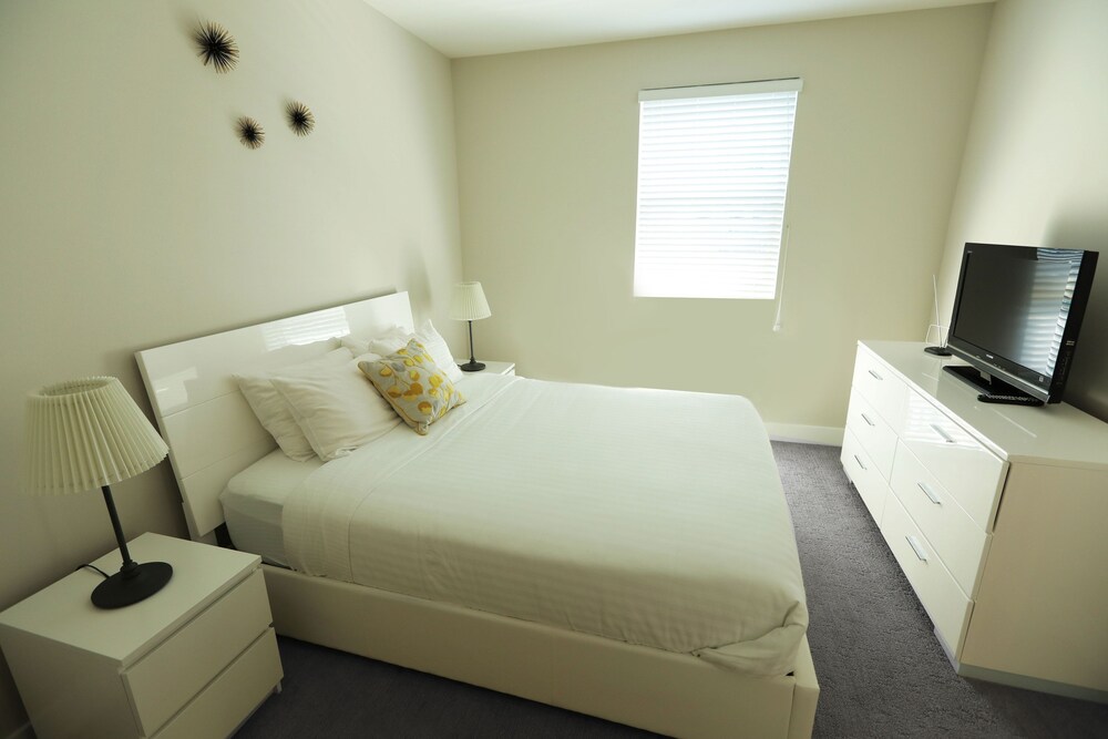 Downtown Cosmopolitan Suites - photo 52