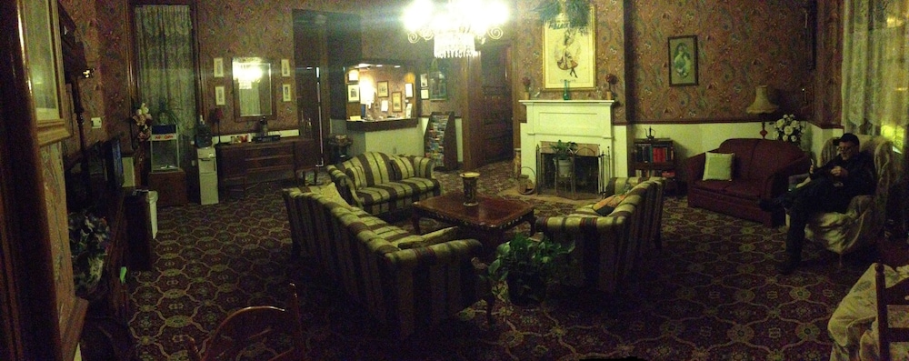 Biltmore Suites Hotel - photo 6