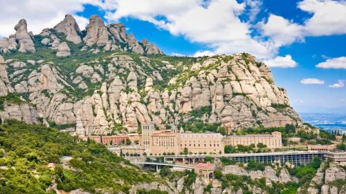 Villa l'Esparver — 4-Star Luxury Hotel in Sant Cugat Del Valles, Spain