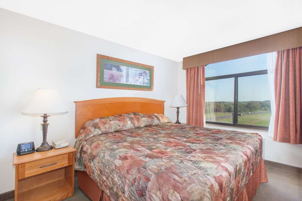 Wingate by Wyndham Bentonville AR - photo 21