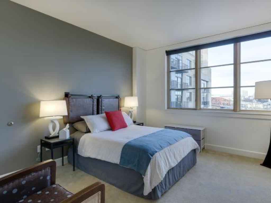 Spacious Downtown Location great for work and relaxing - photo 50