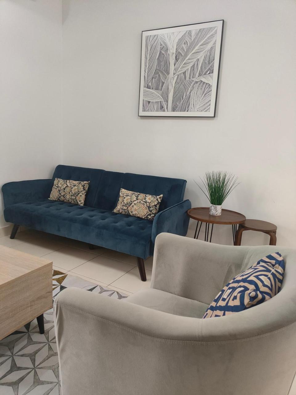 D2303 Magnolia Stay Near Kul Airport Wifi And Astro Provided — 4-Star Luxury Hotel in Sepang, Malaysia
