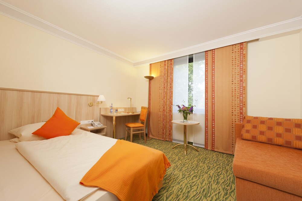 Akzent Hotel Restaurant Hirsch — Heidenheim — photo 4