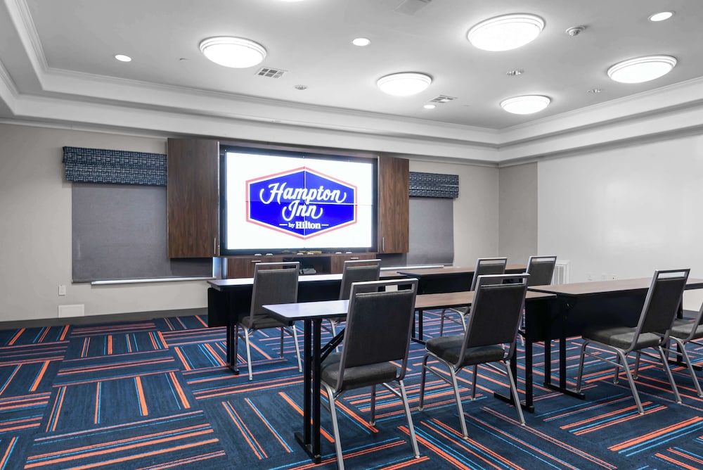 Hampton Inn Seguin - photo 59