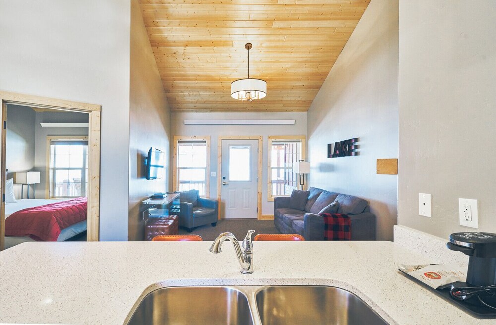 Lakeside Lodge Resort & Marina - photo 6