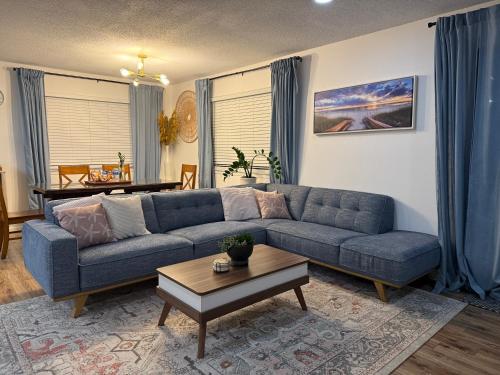 Woodsy Retreat steps to Bay Hot tub in Gulf Breeze, United States