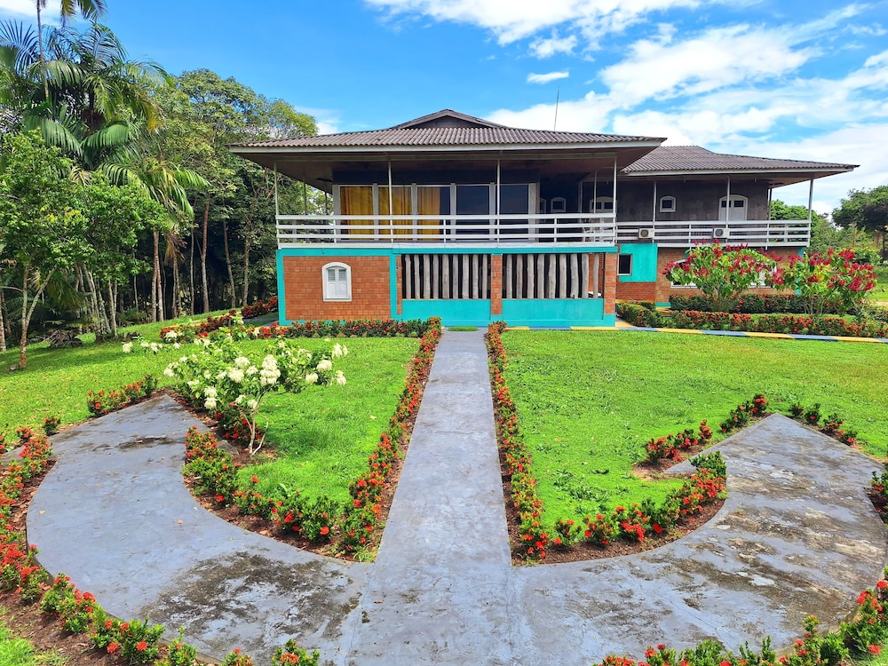 Amazon Paradise Lodge — 4-Star Luxury Hotel in Manacapuru, Brasil