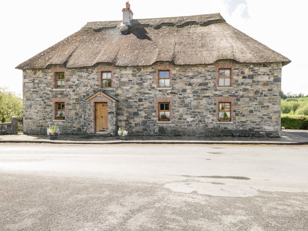 An Maide Bán - carbon neutral hotel in Cootehill