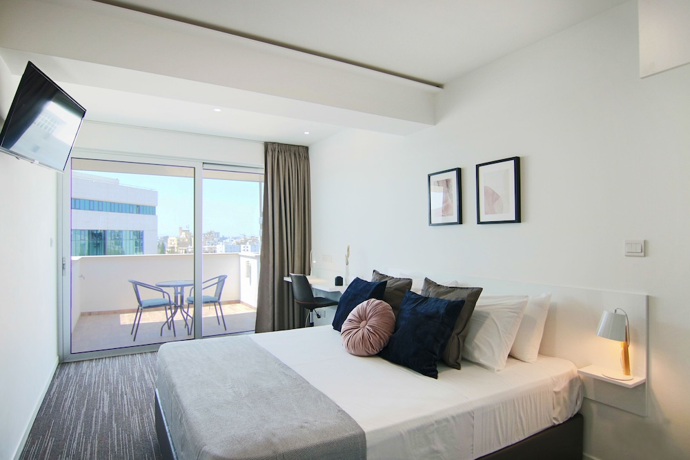 Phaedrus Living Luxury Suite Nicosia 505