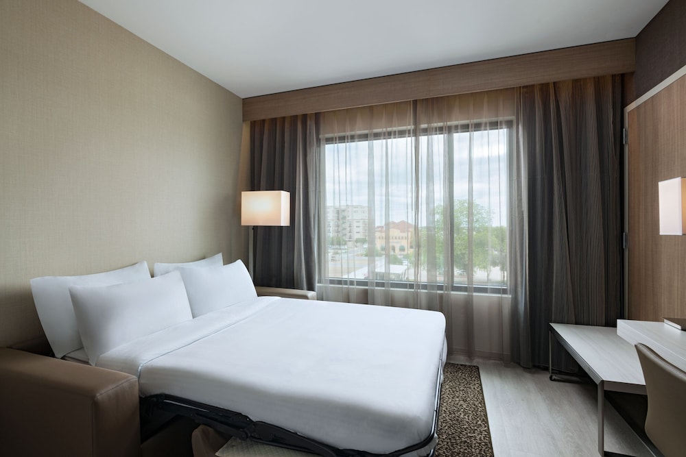 AC Hotel Waco Downtown - photo 5