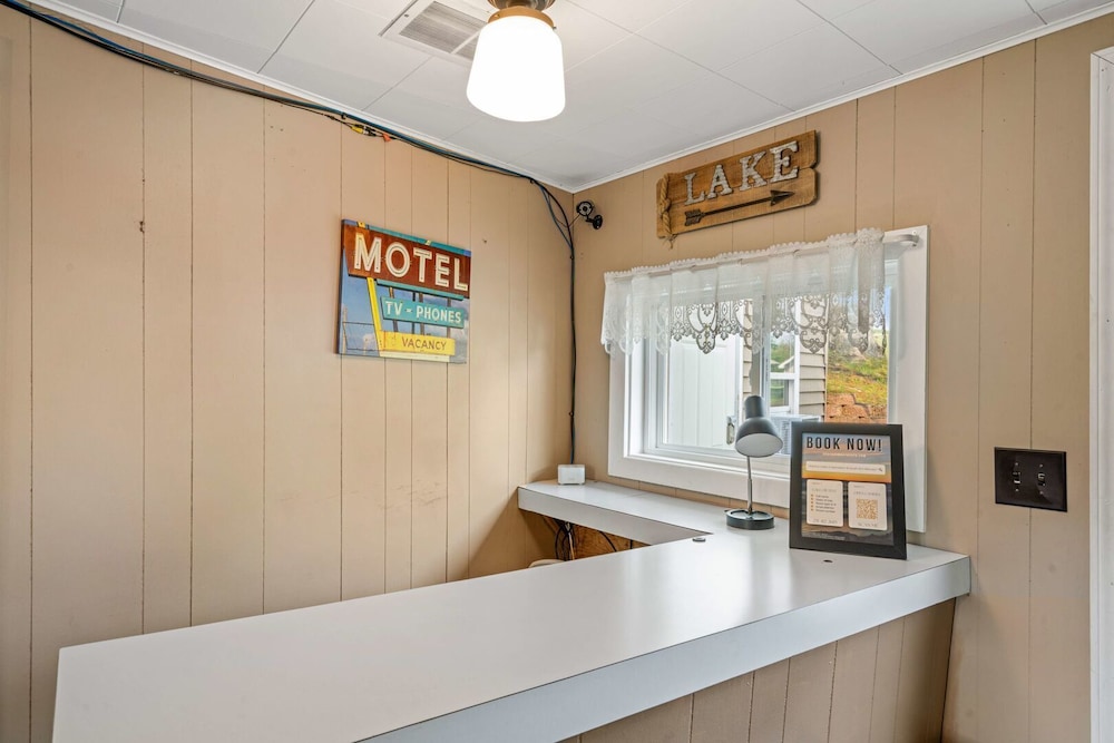 South Arm Retreats Motel Double Room 6 - photo 7