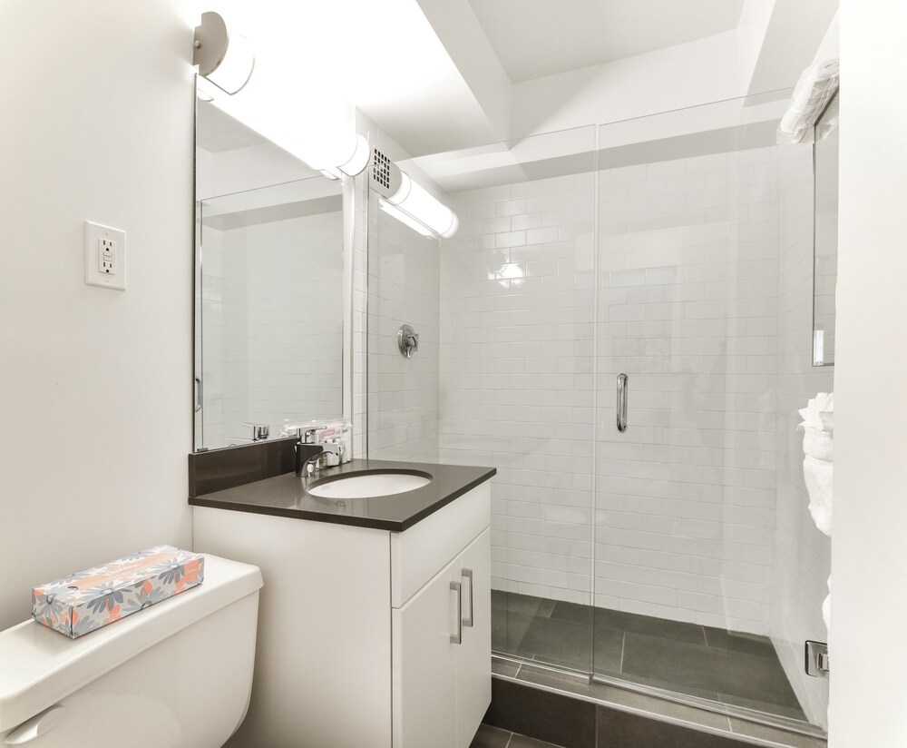 Global Luxury Suites At Emerson Place - photo 24