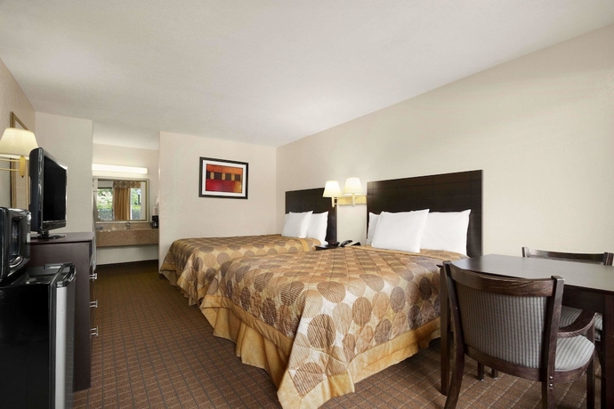 Days Inn by Wyndham Port Royal Near Parris Island - photo 8