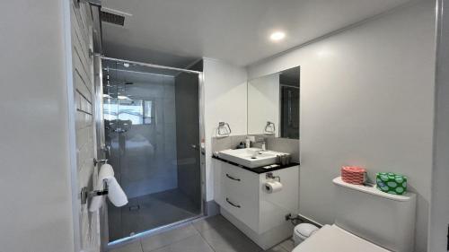 Amazing Views Unit 3 Edgecliffe — Caloundra — photo 3