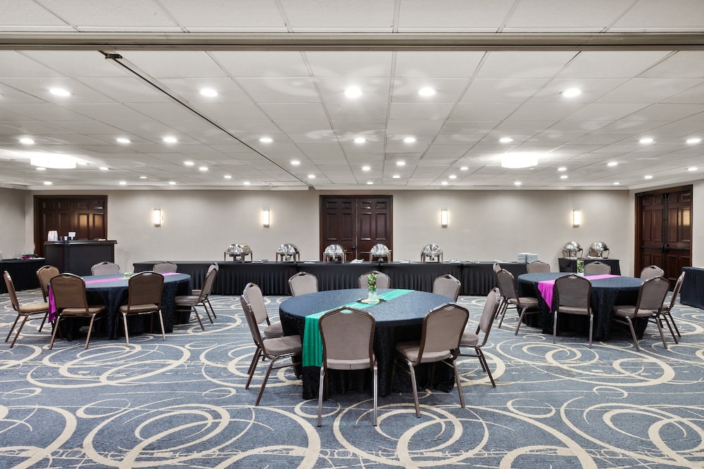 Holiday Inn Chicago Oakbrook by IHG - photo 49